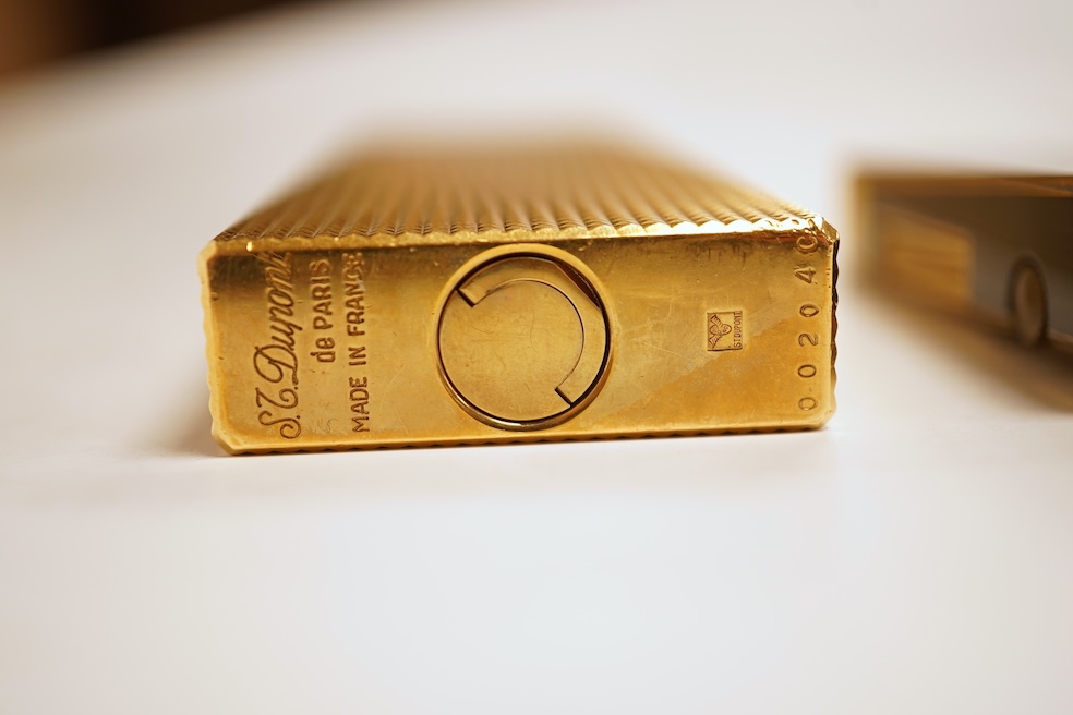 A Dupont table lighter and a ‘Twinkle 5’ lighter/timepiece